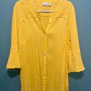 Gauze blouse with lace detail